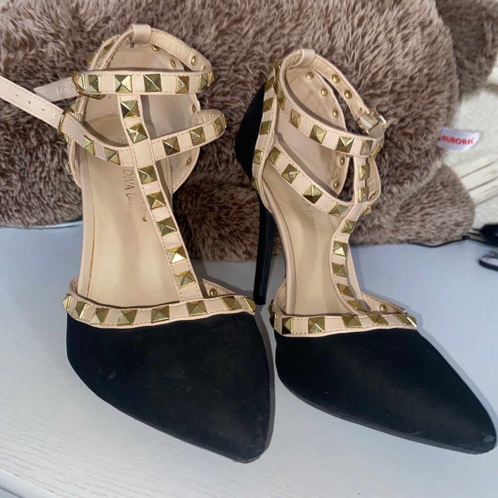 Black beige studded heals